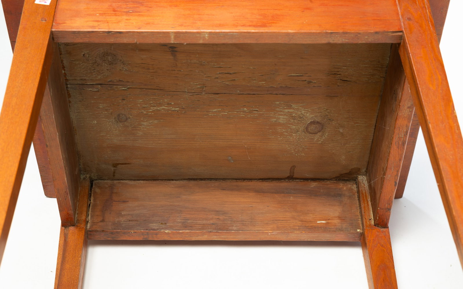 HEPPLEWHITE PINE STAND. - 4