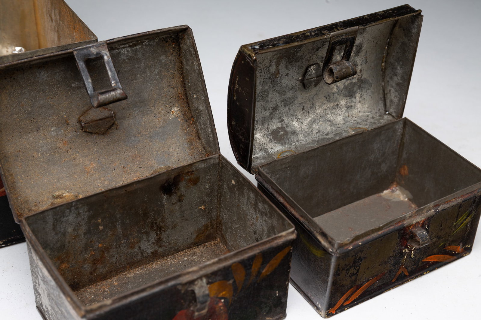 THREE TOLE DECORATED DOCUMENT BOXES. - 6