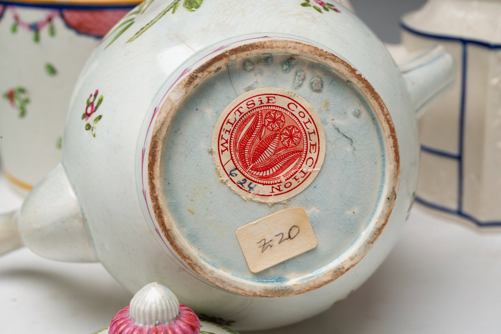 FIVE LIDDED TEAPOTS WITH VARIOUS DESIGNS. - 8