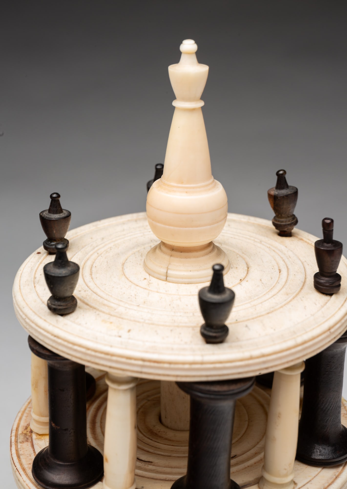 TWO-TIER CLASSICAL SAILOR ART SPOOL CADDY. - 3