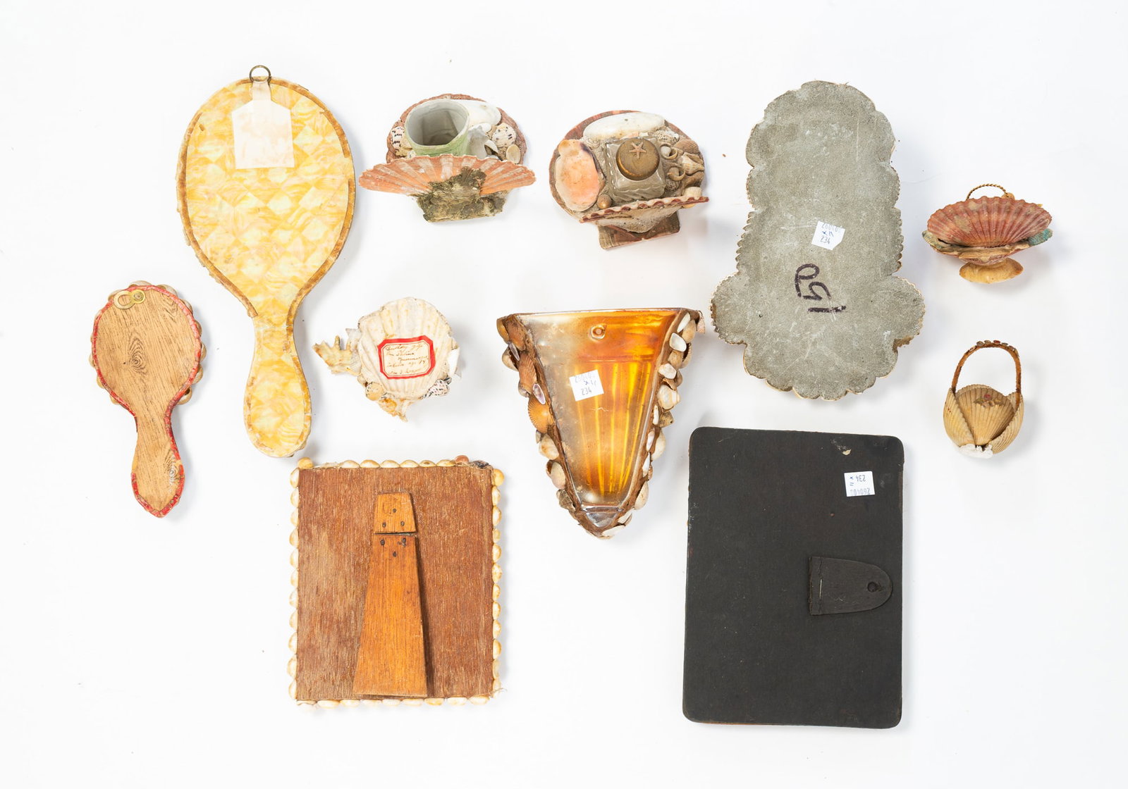 ELEVEN SHELL ART ITEMS. - 4