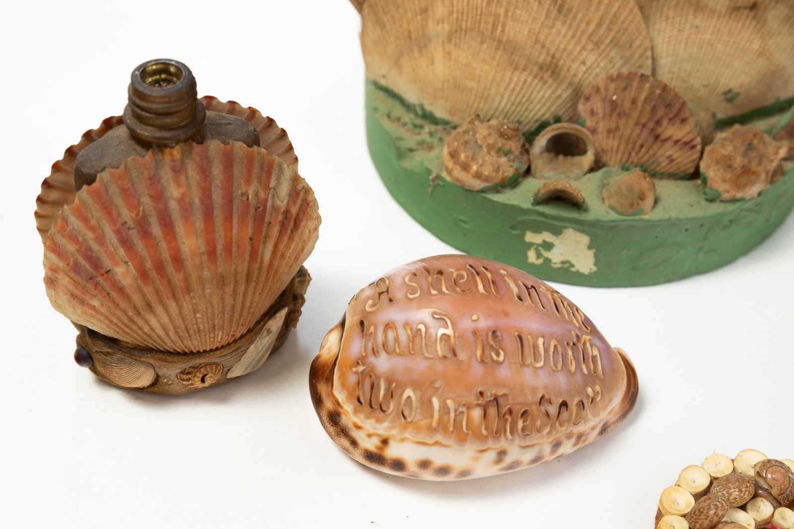 TWELVE SHELL ART ITEMS. - 2