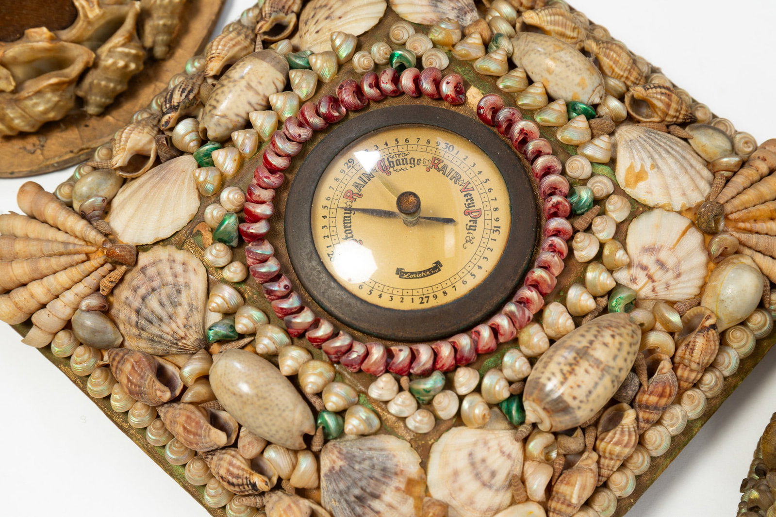 TWELVE SHELL ART ITEMS. - 4