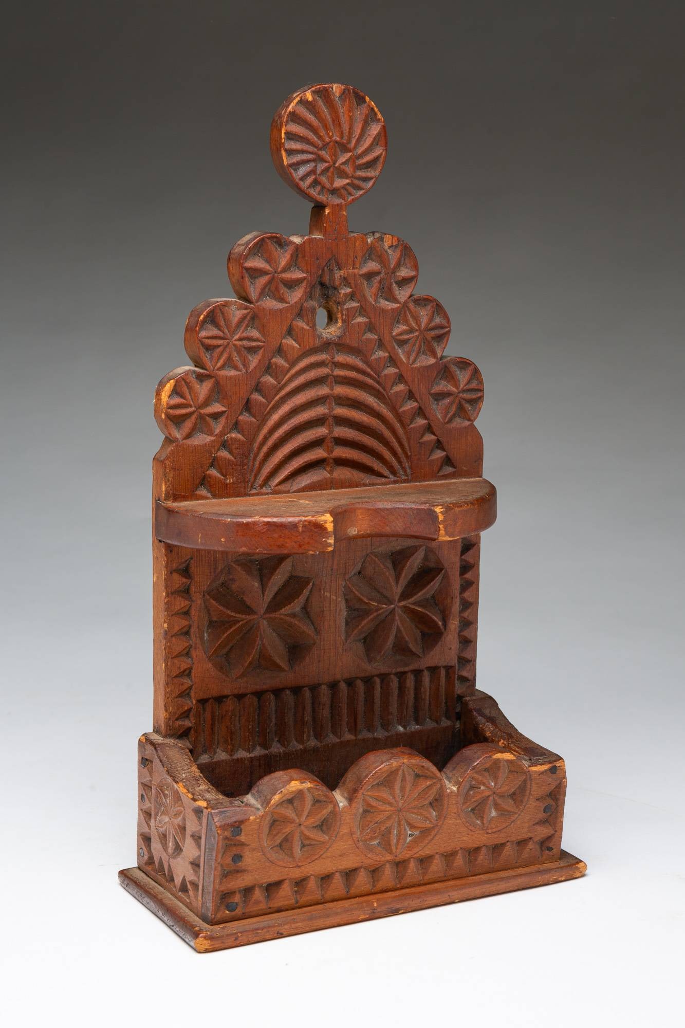 DIMINUTIVE CHIP-CARVED HANGING SHELF. (1 of 1)