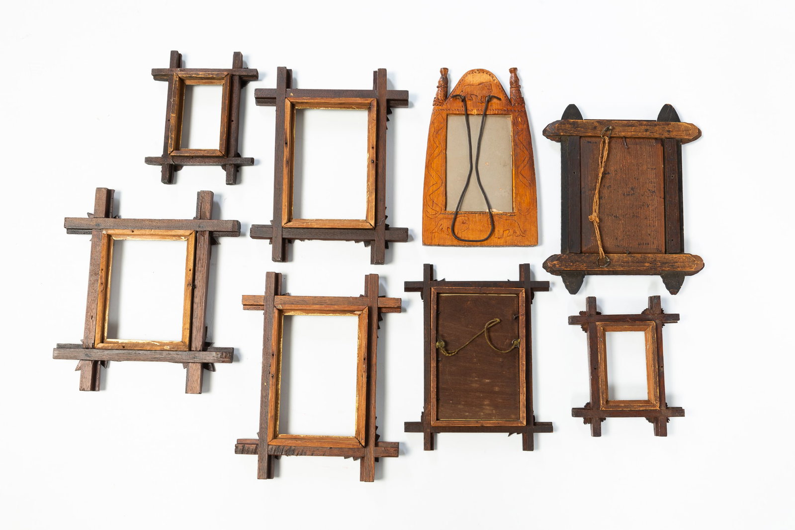 EIGHT PICTURE FRAMES. - 2