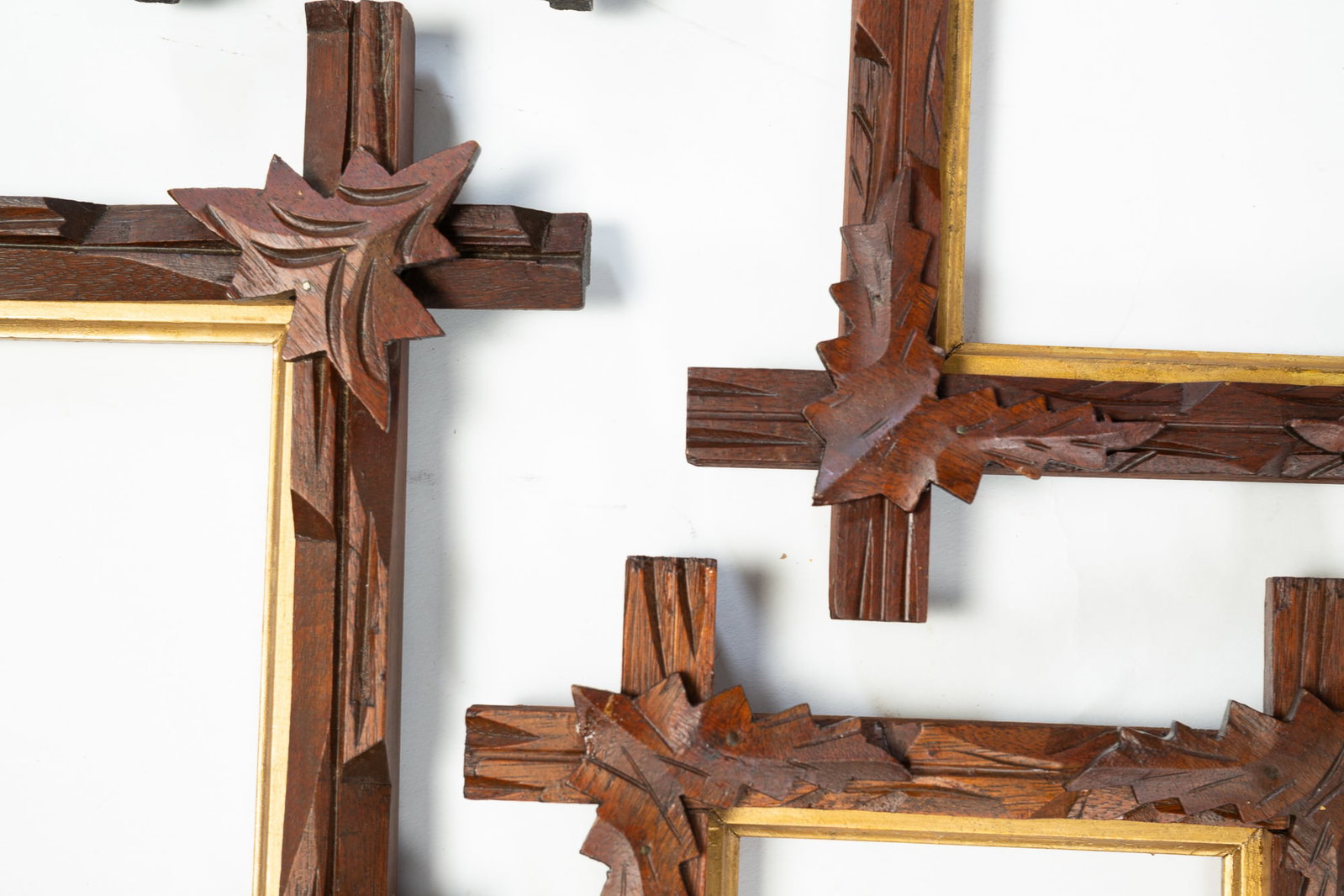 EIGHT PICTURE FRAMES. - 6