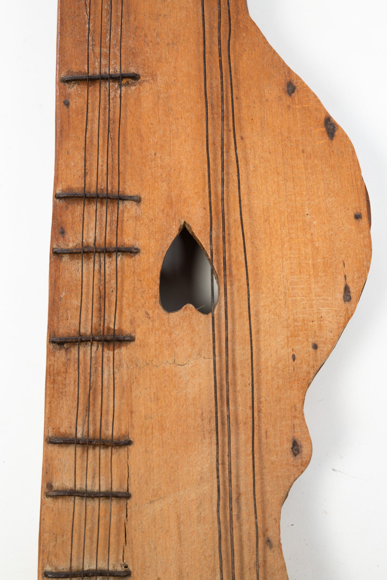 DULCIMER WITH HEART CUTOUTS. - 5