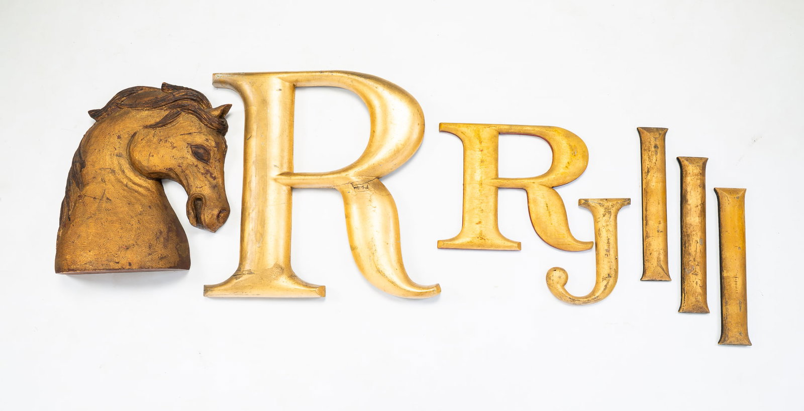 CARVED AND GILT WALL DECOR ITEMS. (1 of 7)