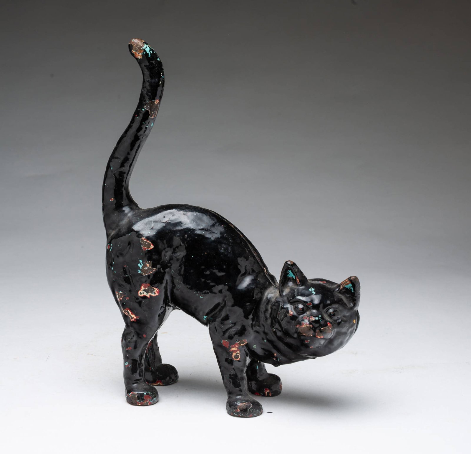 PAINTED CAST IRON CAT DOORSTOP. (1 of 5)