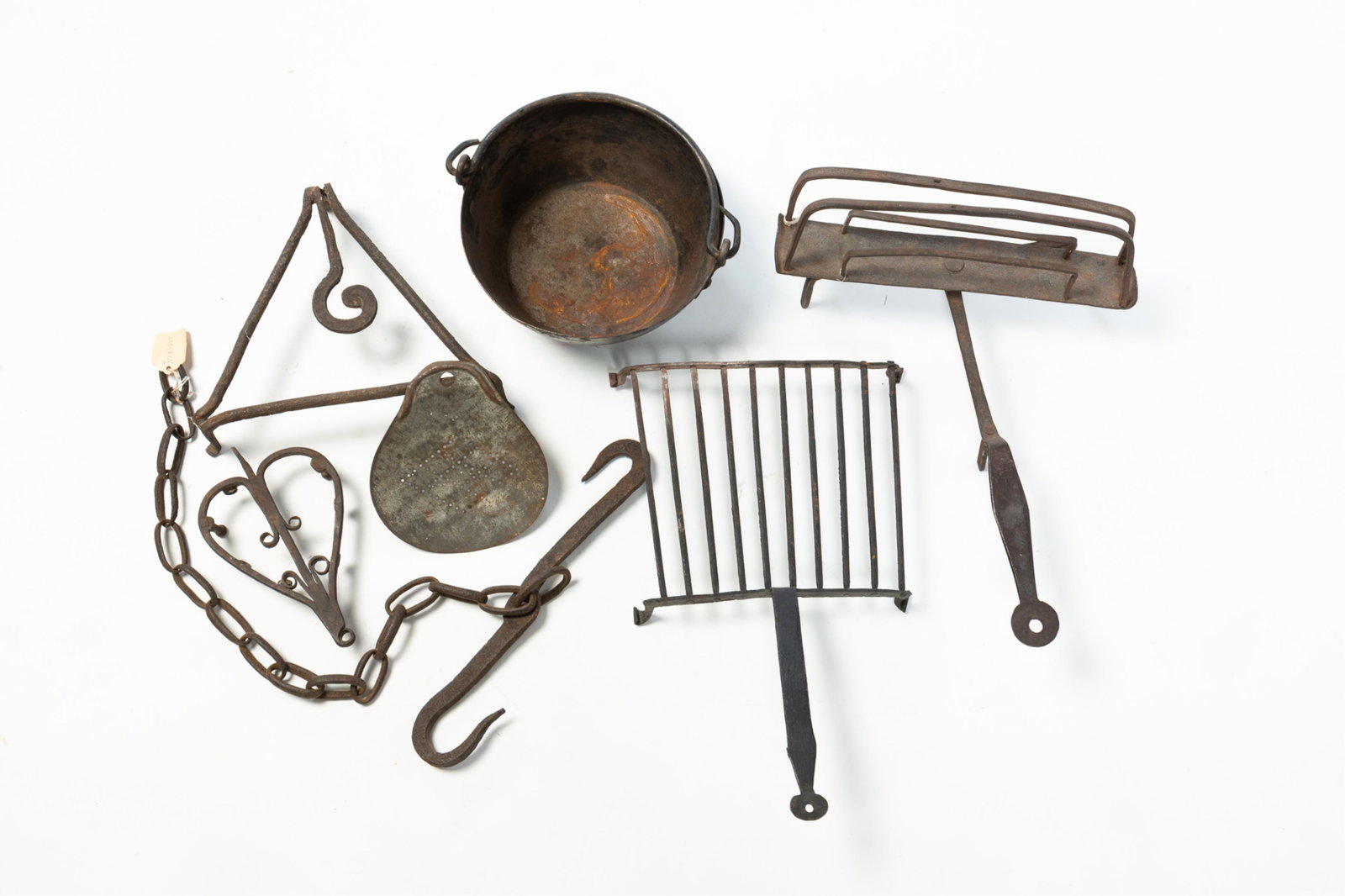 GROUP OF HEARTH ACCESSORIES INCLUDING A TOASTER. (1 of 3)