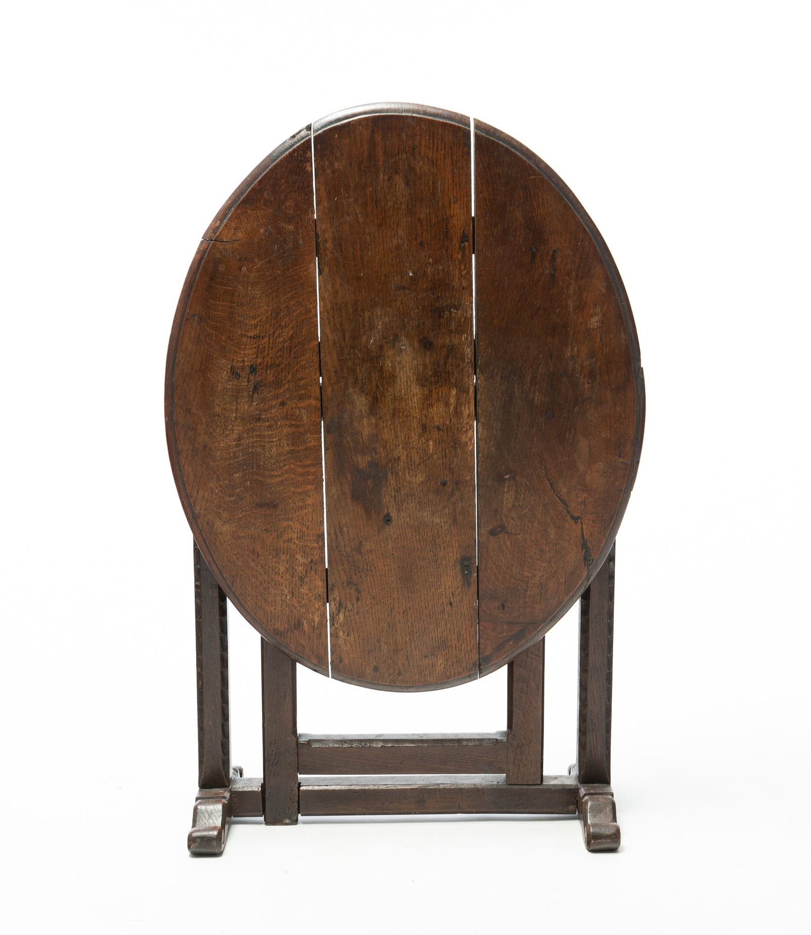 RENAISSANCE-REVIVAL OAK FOLDING GATE LEG TABLE. (1 of 4)