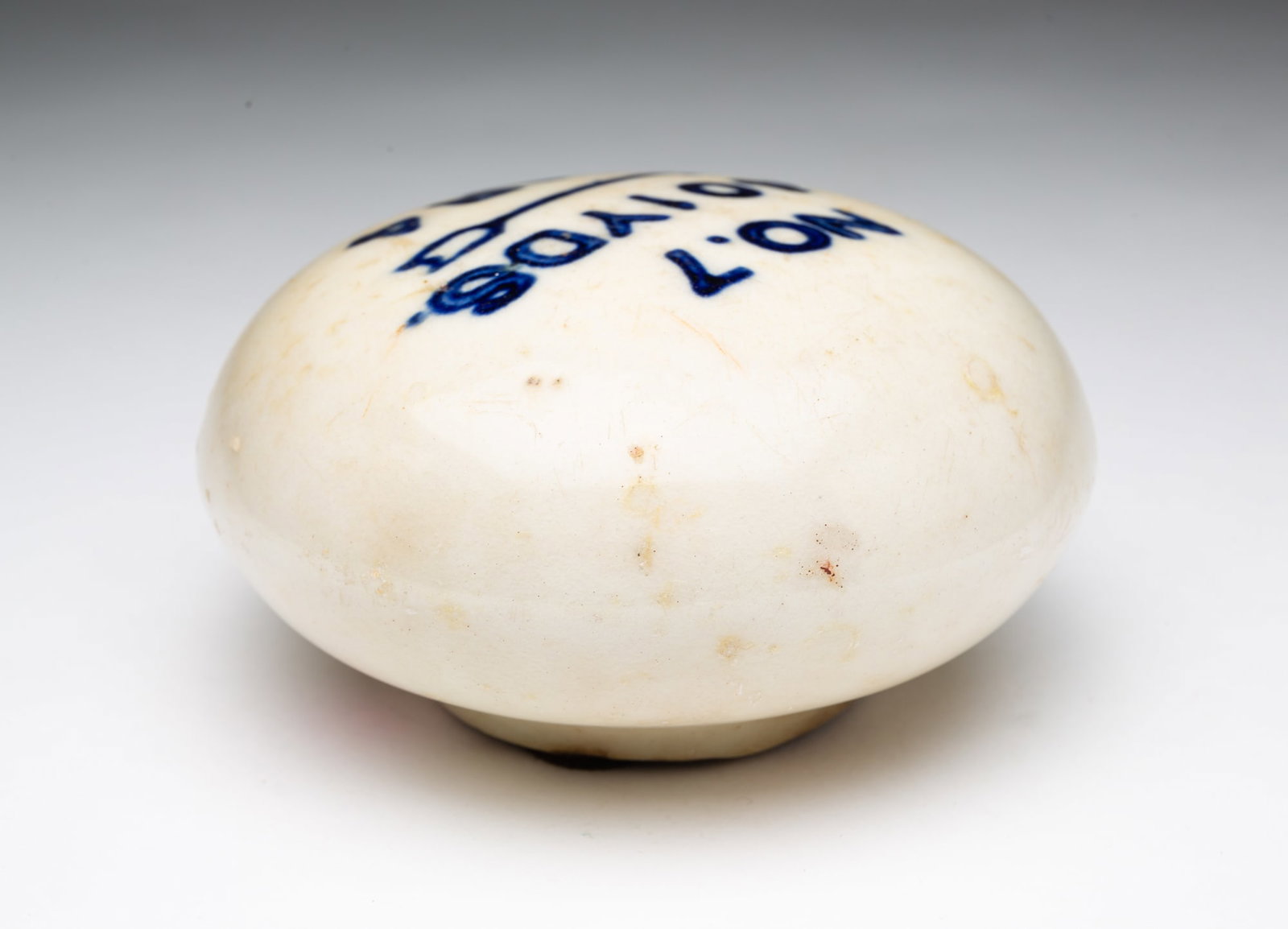 PORCELAIN GOLF TEE MARKER. - 3
