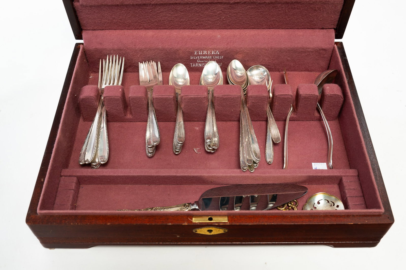 SET OF ALVIN "SOUTHERN CHARM" STERLING SILVER FLATWARE. (1 of 7)
