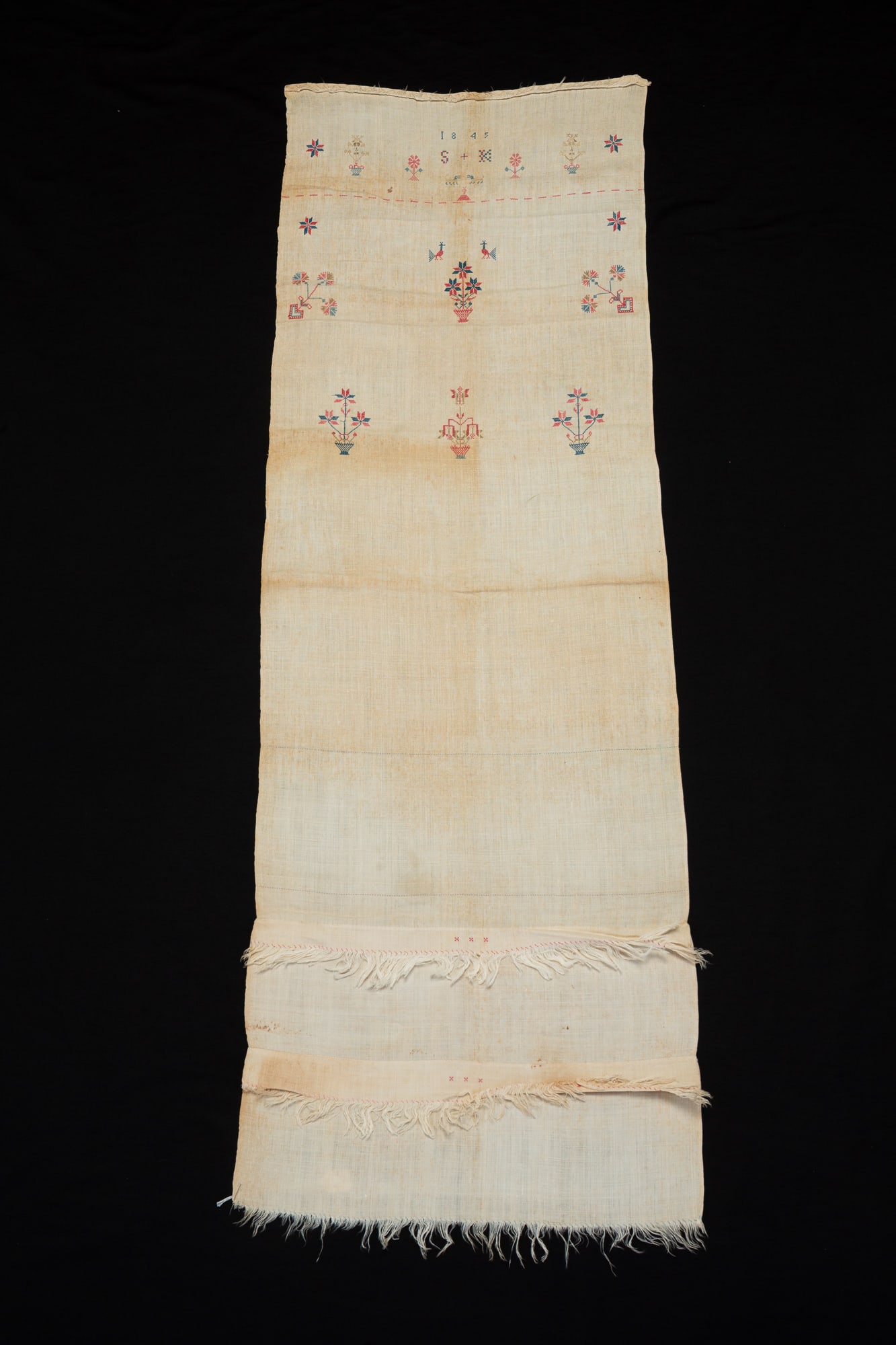 PENNSYLVANIA CROSS STITCH LINEN SHOW TOWEL, DATED 1845. (1 of 4)