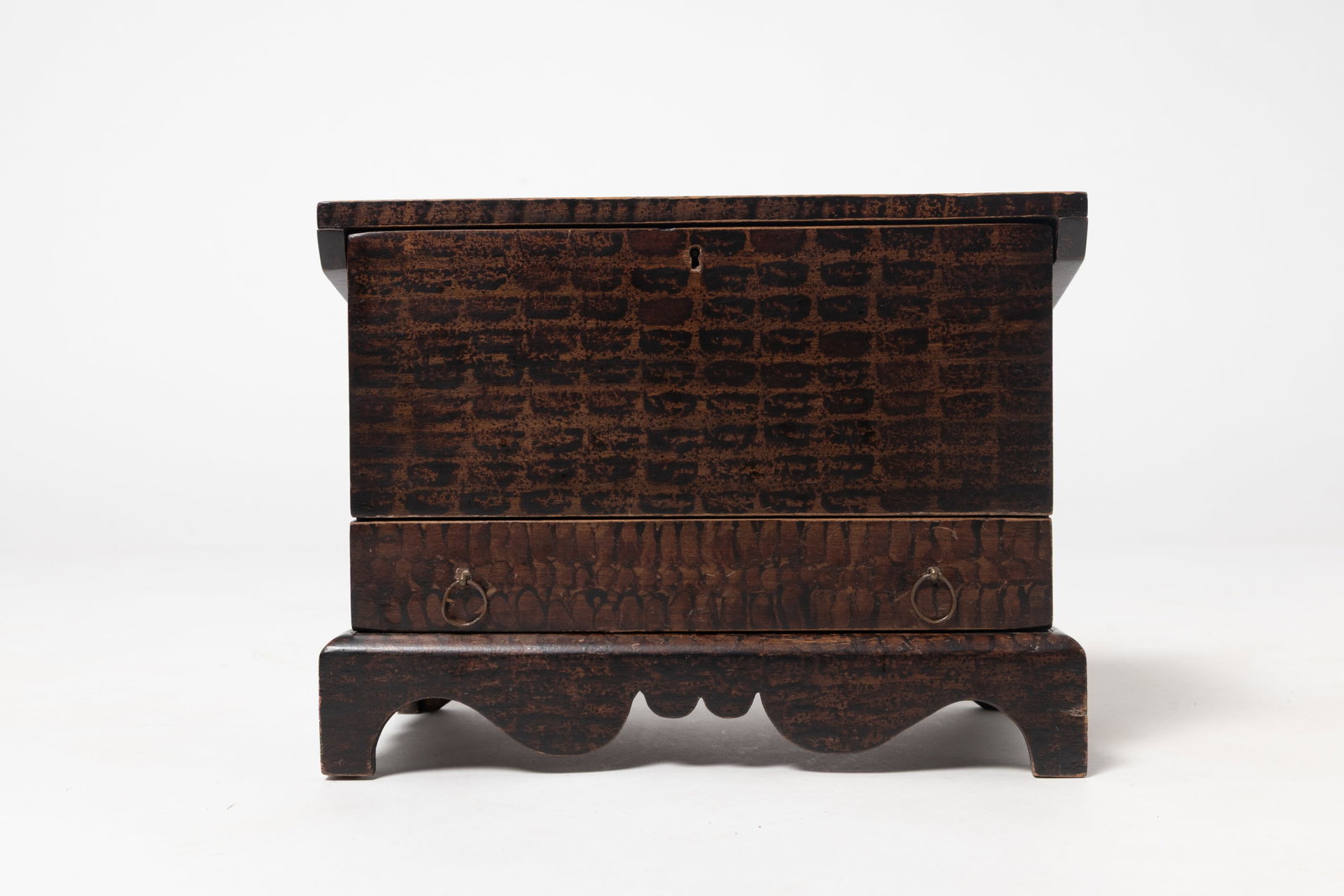 FINE MINIATURE BLANKET CHEST SIGNED J. SHIPLEY WITH ORIGINAL PAINTED DECORATION AND LABELED ON LID (1 of 7)