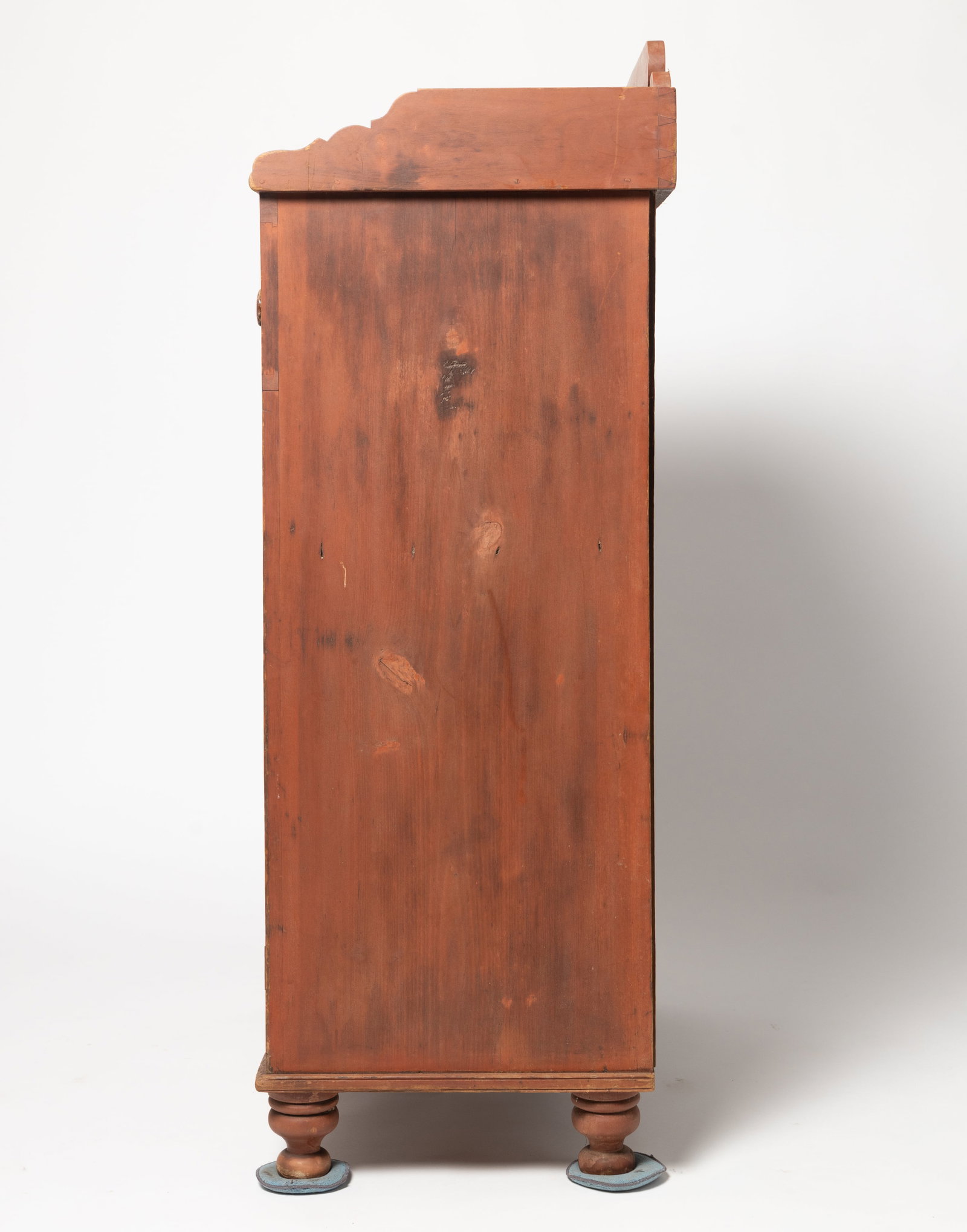 OHIO RED-PAINTED JELLY CUPBOARD WITH BENNINGTON-TYPE KNOBS. - 4