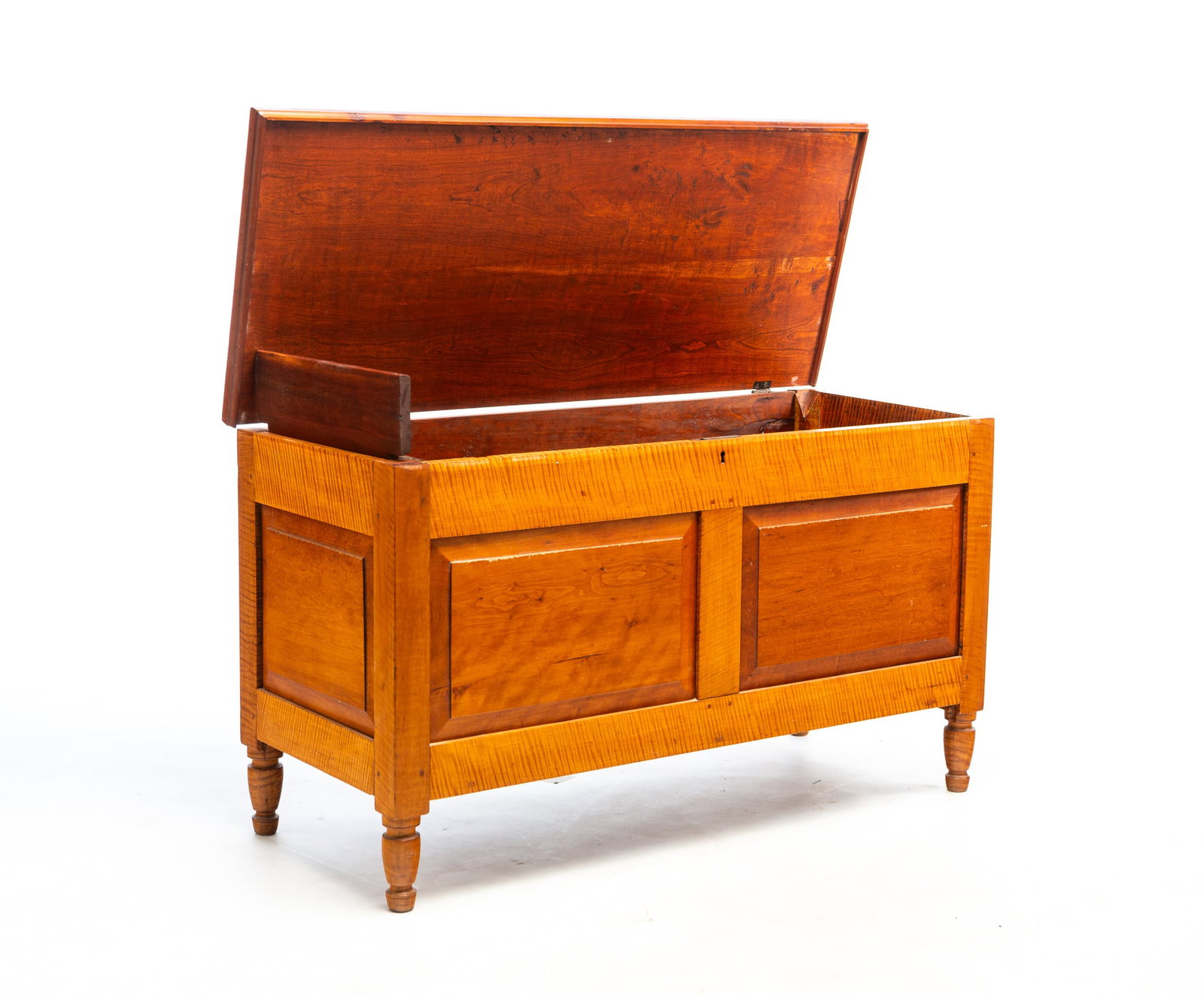 SHERATON STYLE TIGER MAPLE AND CHERRY BLANKET CHEST. (1 of 5)
