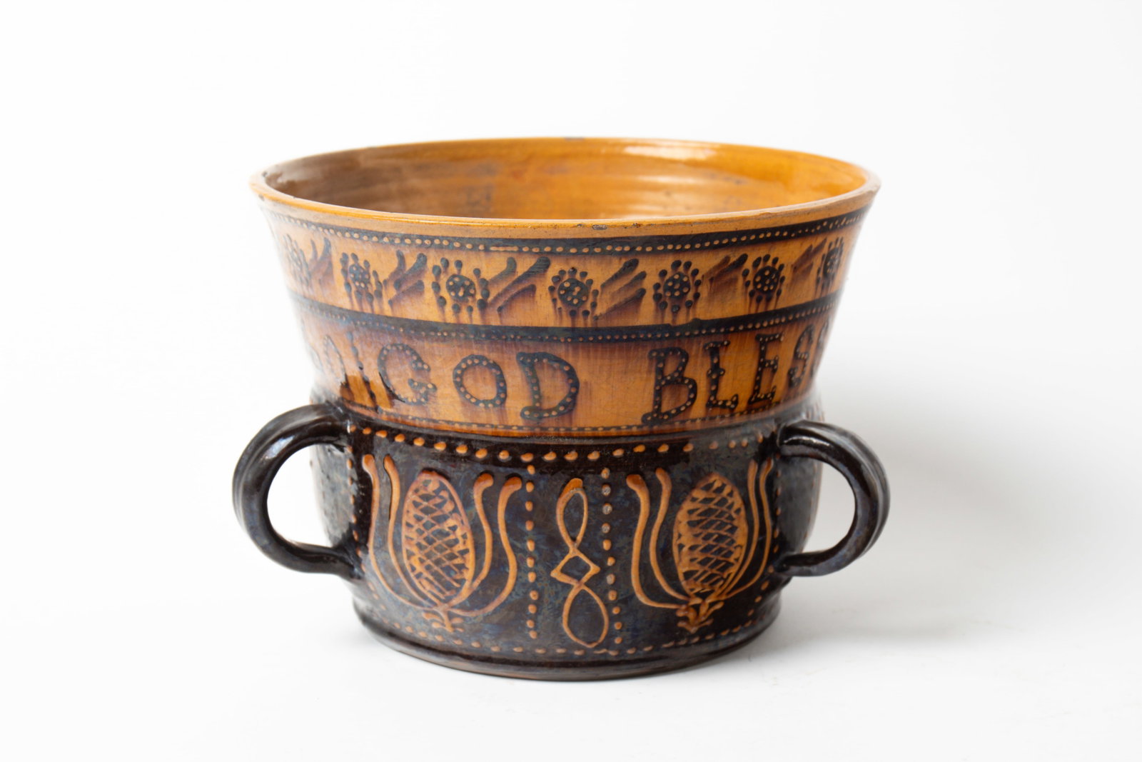 GREG SHOONER (OREGONIA, OHIO, B. 1953) GLAZED REDWARE POSSET POT, DATED 2008. (1 of 4)