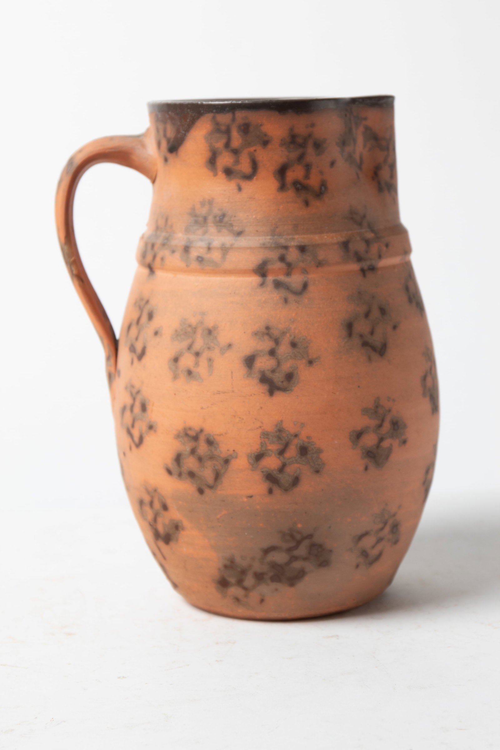 REDWARE PITCHER WITH SPONGE DECORATION. - 2