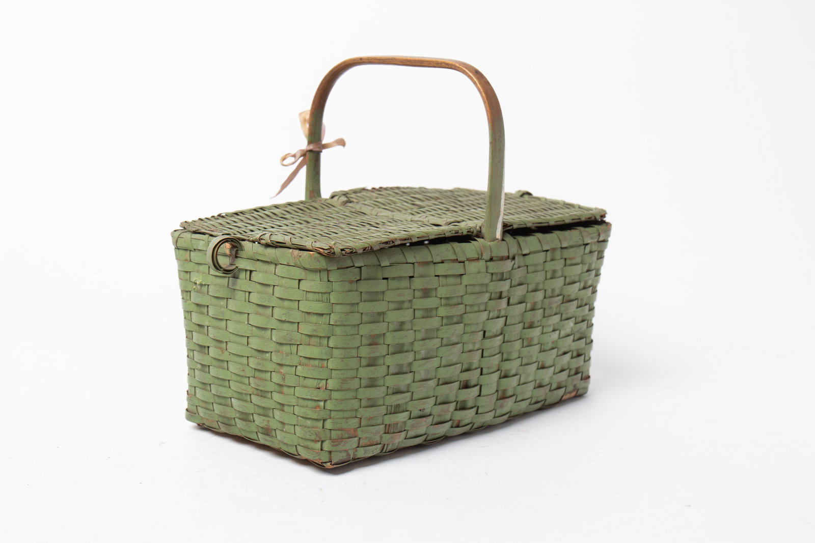 RECTANGULAR WOVEN SPLINT PICNIC BASKET IN ORIGINAL PAINT. (1 of 5)
