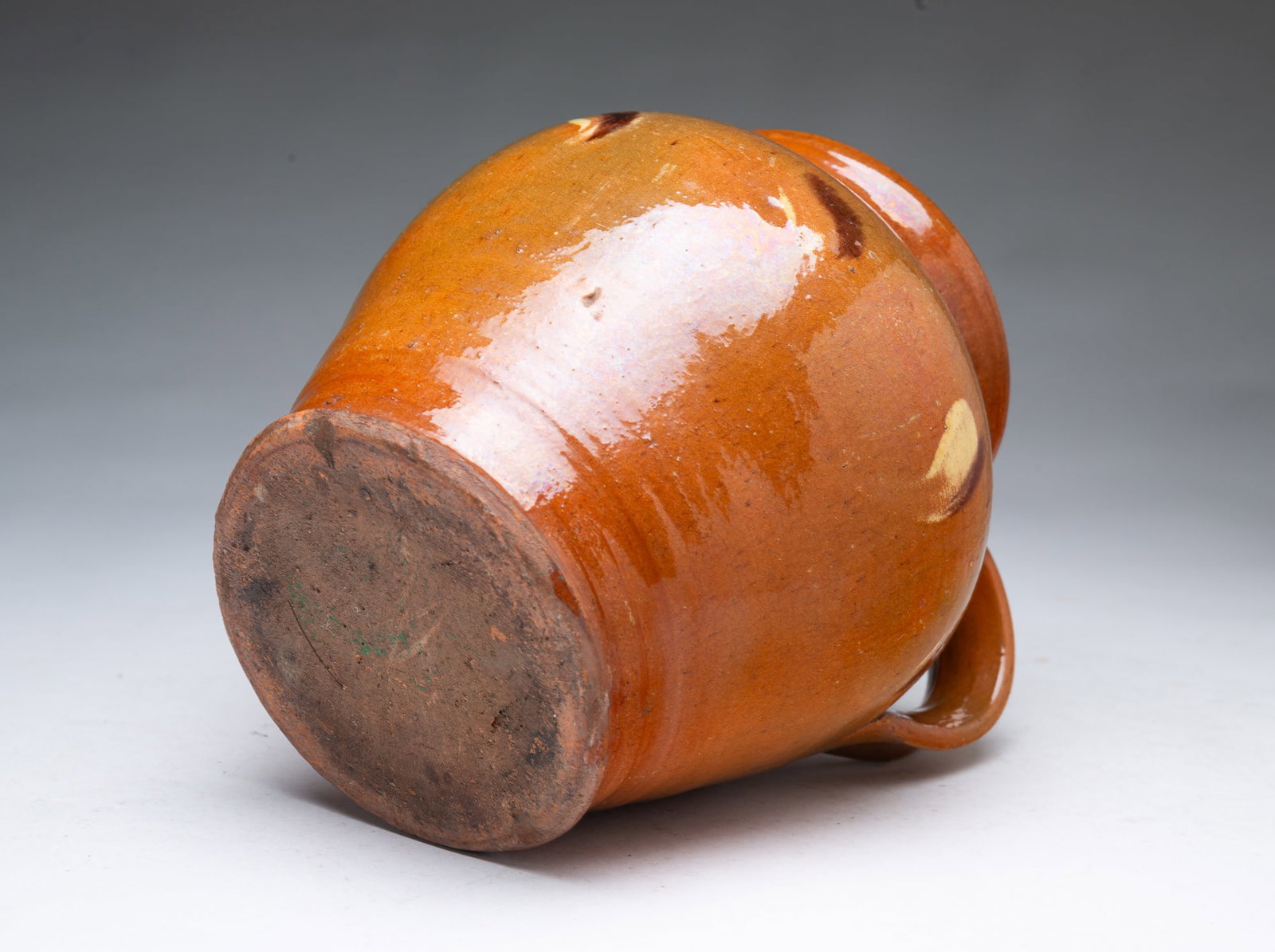 POLYCHROME GLAZED REDWARE JAR WITH HANDLE. - 4