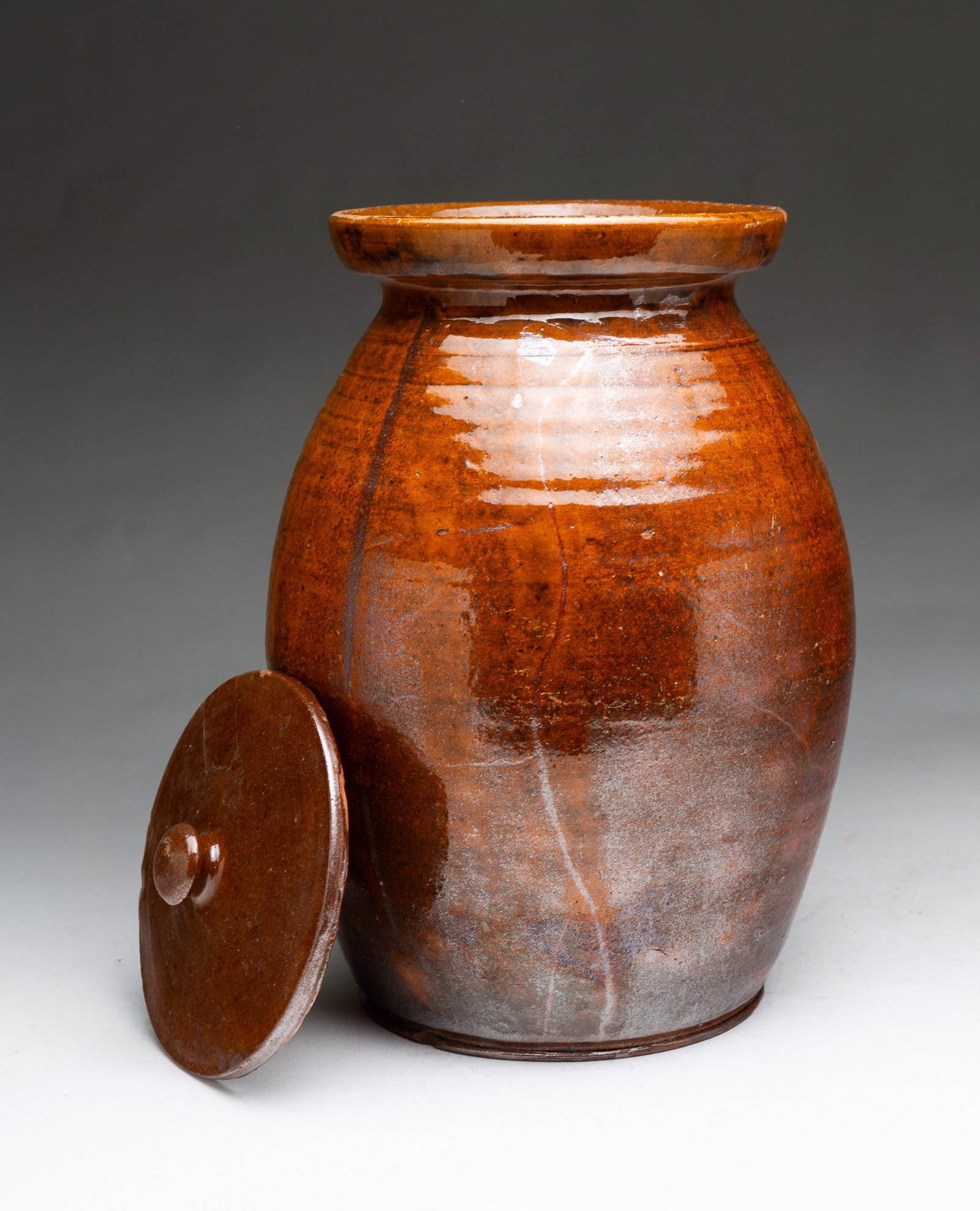 GLAZED REDWARE JAR WITH LID. - 2