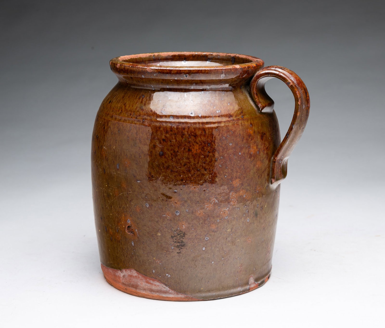 NEW ENGLAND GLAZED REDWARE JUG. (1 of 4)