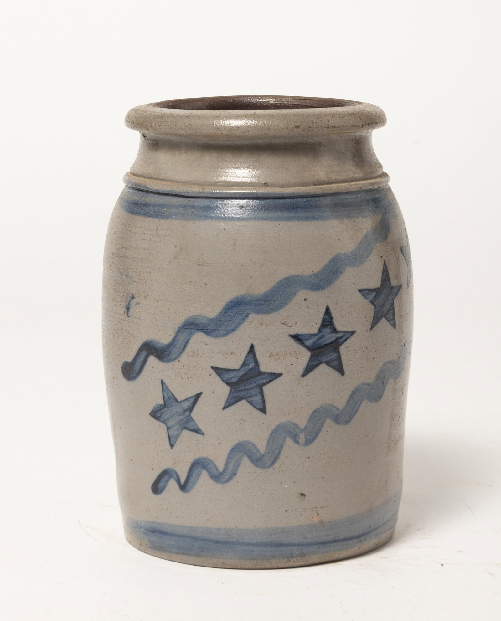 PATRIOTIC SOUTHWESTERN PENNSYLVANIA DIMINUTIVE STONEWARE JAR WITH STENCILED STARS. (1 of 6)
