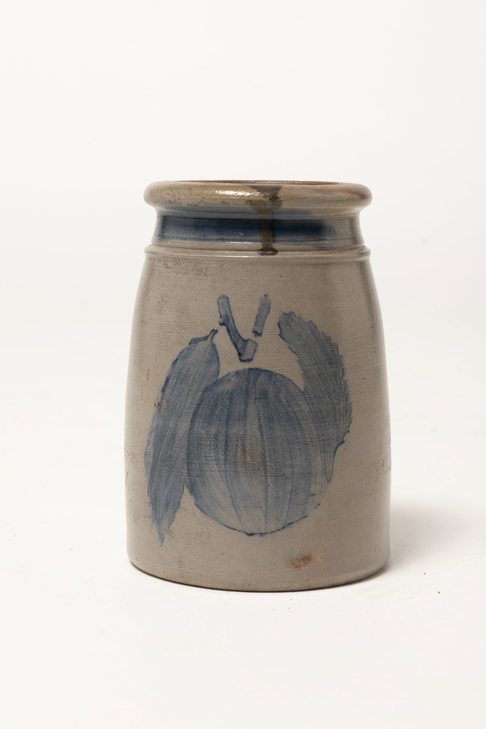FINE SOUTHWESTERN PENNSYLVANIA STONEWARE CANNING JAR WITH LARGE COBALT STENCILED PEACH. (1 of 7)