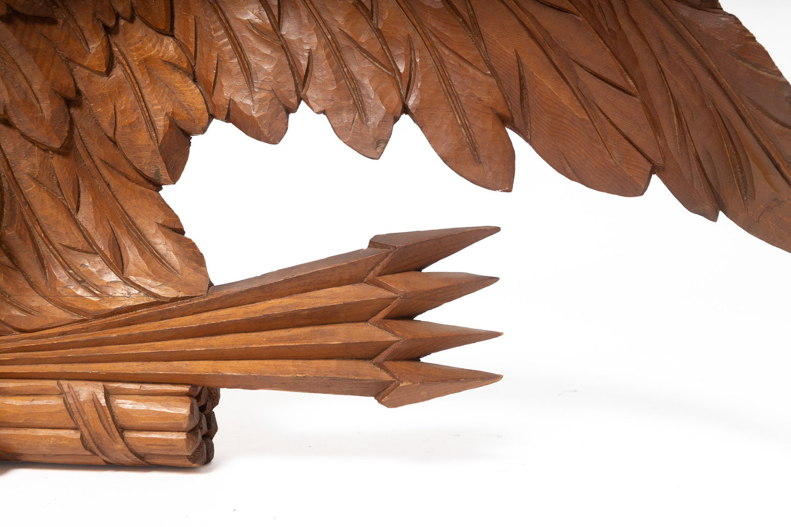 LARGE BELLAMY SCHOOL CARVED EAGLE. - 3