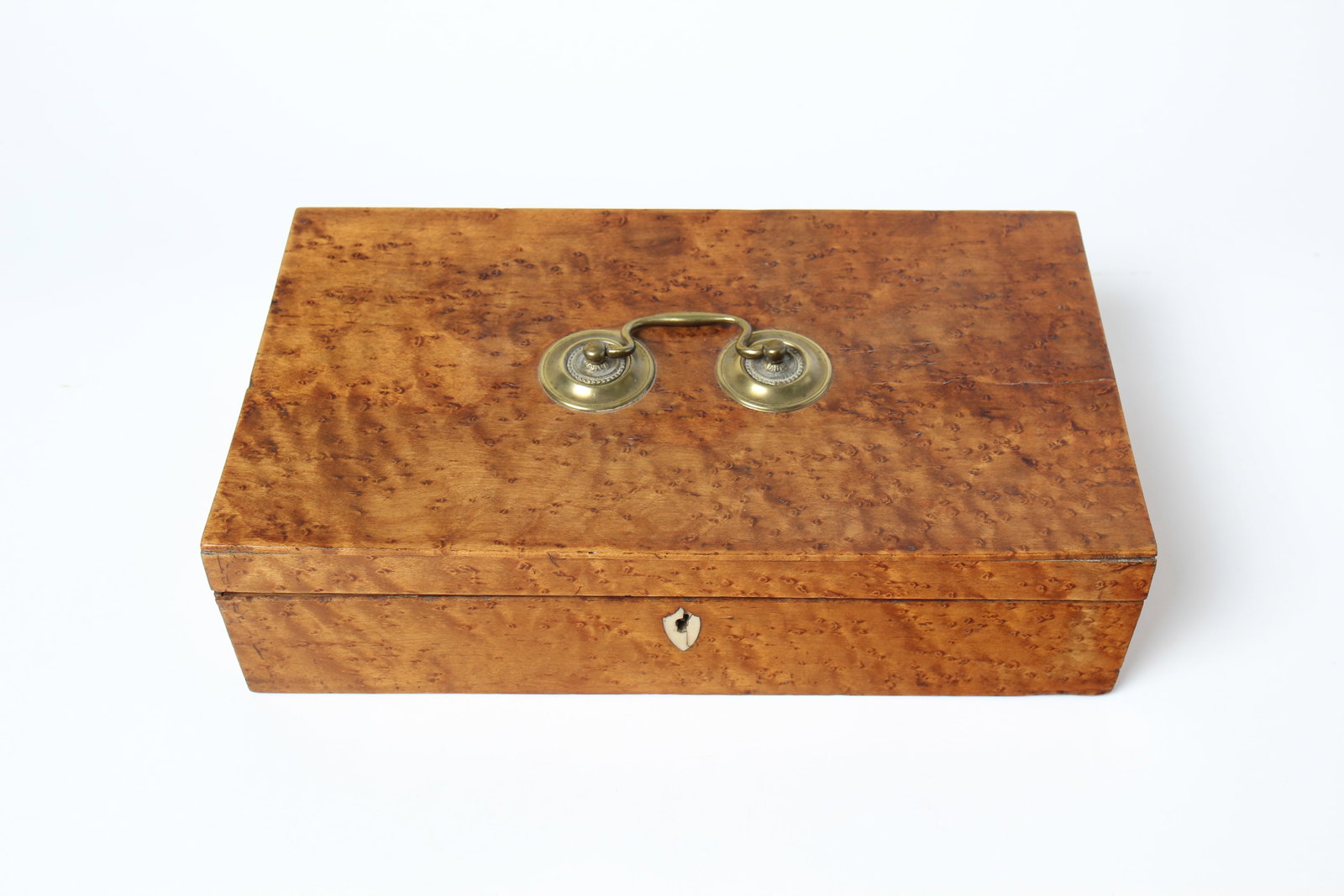 BIRD'S-EYE MAPLE VENEER DOCUMENT BOX. - 2