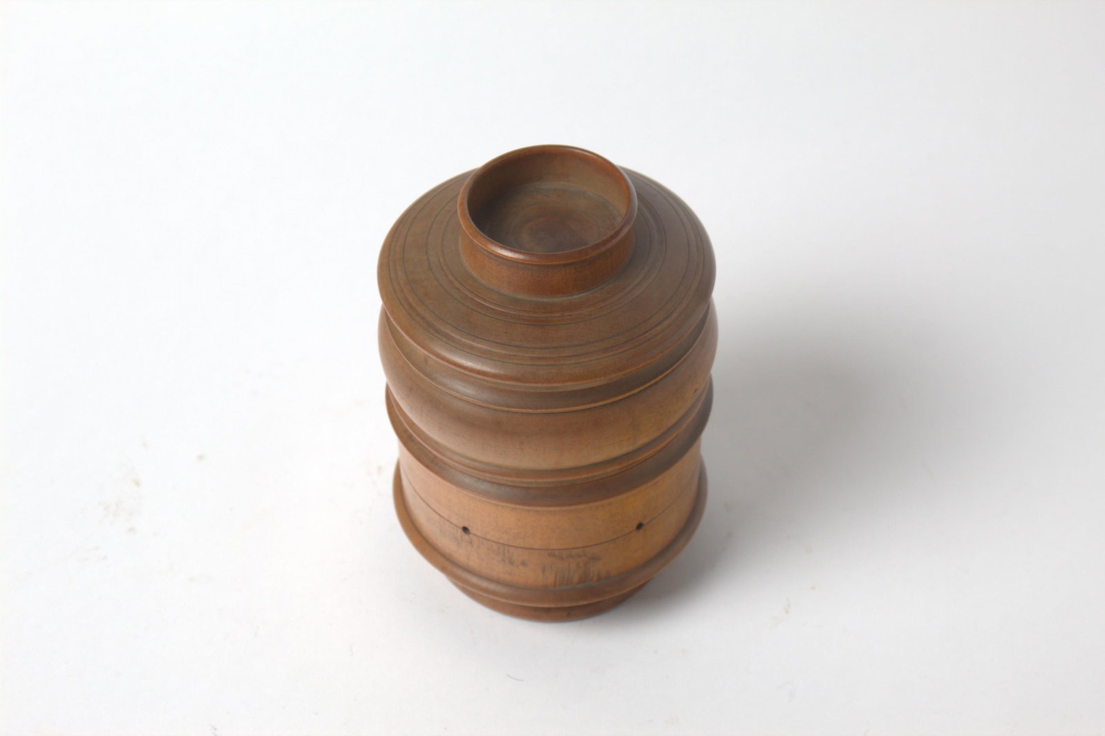TREEN DOUBLE-COMPARTMENT THREAD CADDY. - 2