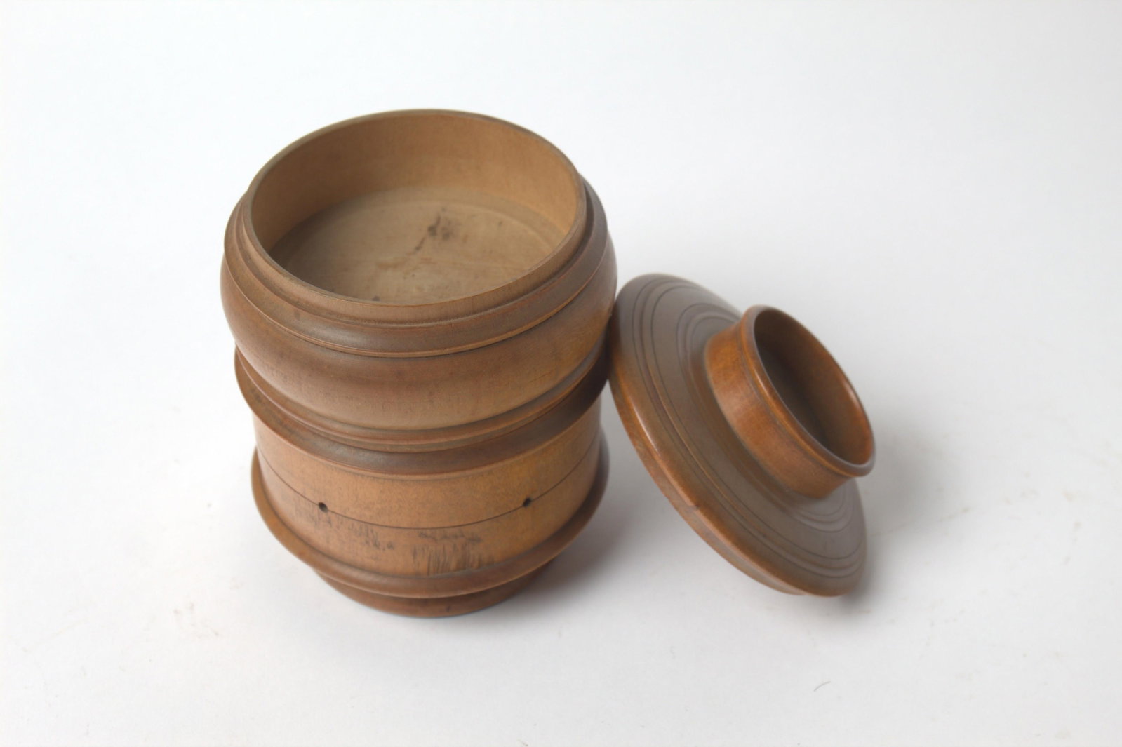 TREEN DOUBLE-COMPARTMENT THREAD CADDY. - 5