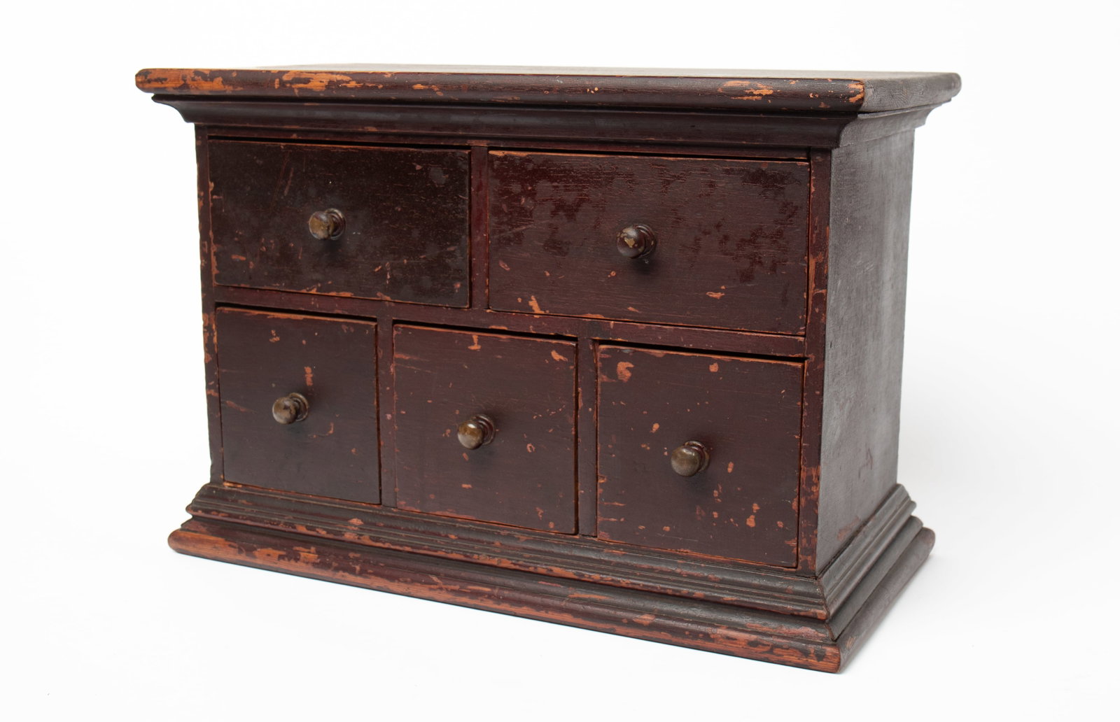 NEW HAMPSHIRE PAINTED FIVE-DRAWER APOTHECARY CABINET.: NEW HAMPSHIRE PAINTED FIVE-DRAWER APOTHECARY CABINET. American, 19th Century. Pine. Five dovetailed drawers with turned knobs in case with applied edge molding at base and cove molding at top. In old