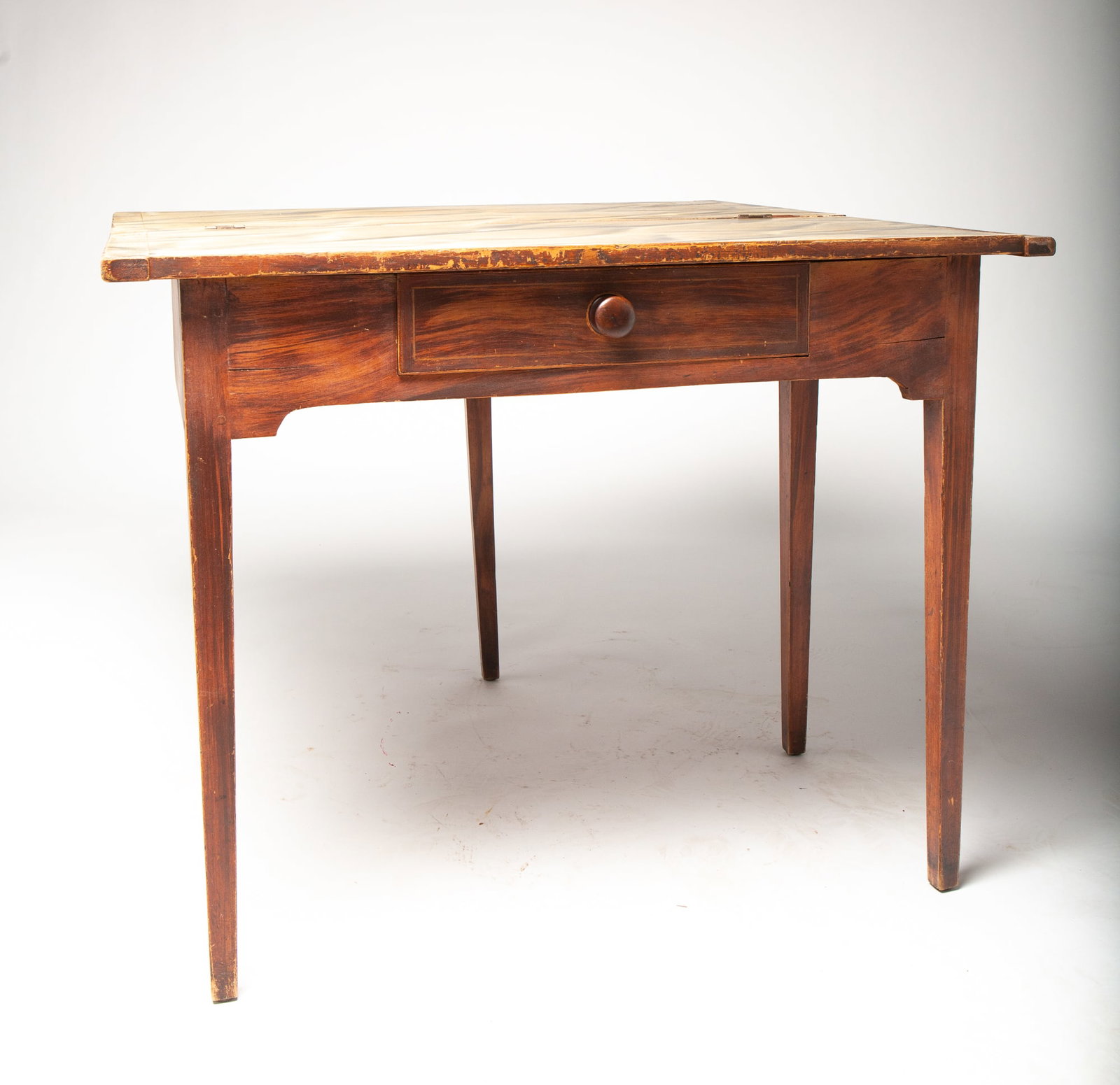 NEW ENGLAND HEPPLEWHITE GAMES TABLE WITH ORIGINAL PAINT DECORATION. (1 of 5)