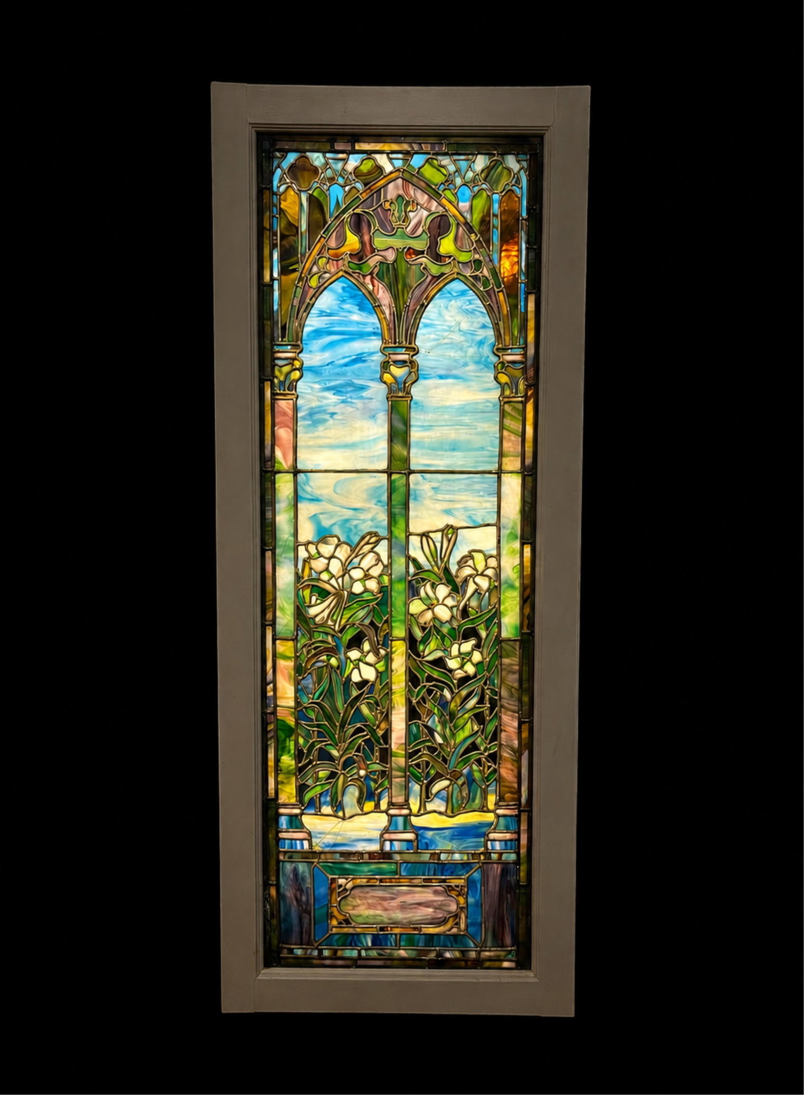 FINELY EXECUTED LEADED ART GLASS LILY WINDOW ATTRIBUTED TO TIFFANY STUDIOS. (1 of 8)