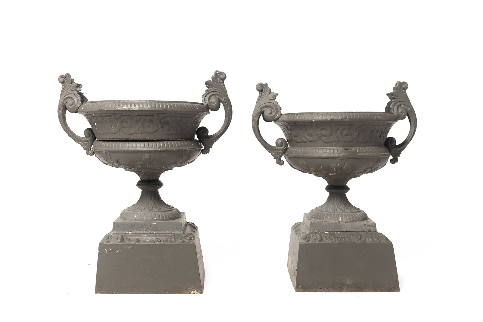 PAIR OF CLASSICAL-STYLE CAST IRON GARDEN URNS BY KRAMER BROS. (DAYTON, OHIO). (1 of 10)