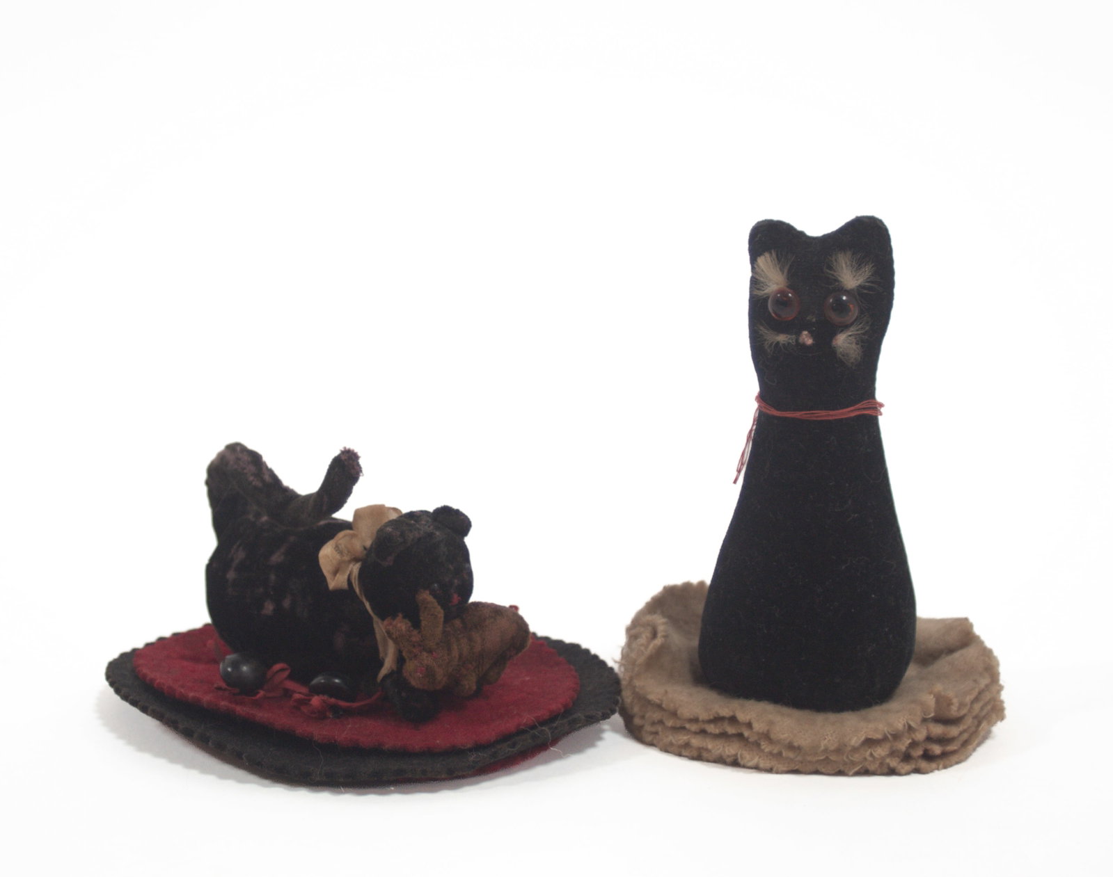 TWO FELT PEN WIPES WITH CATS. (1 of 2)