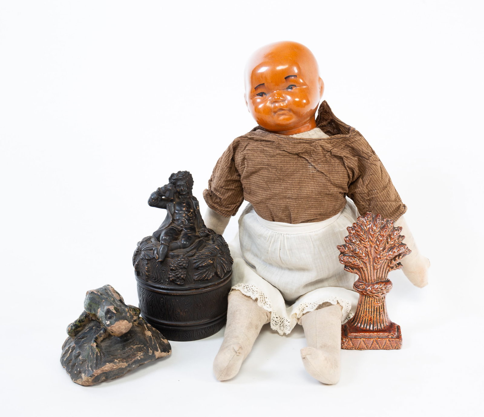 GROUP OF FOUR REDWARE AND CERAMIC ITEMS. (1 of 6)