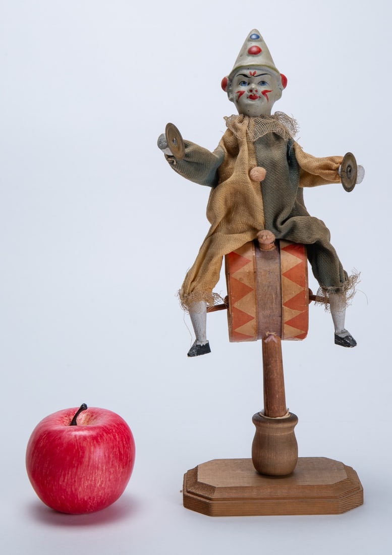 CLOWN ON DRUM CLAPPER TOY. - 2