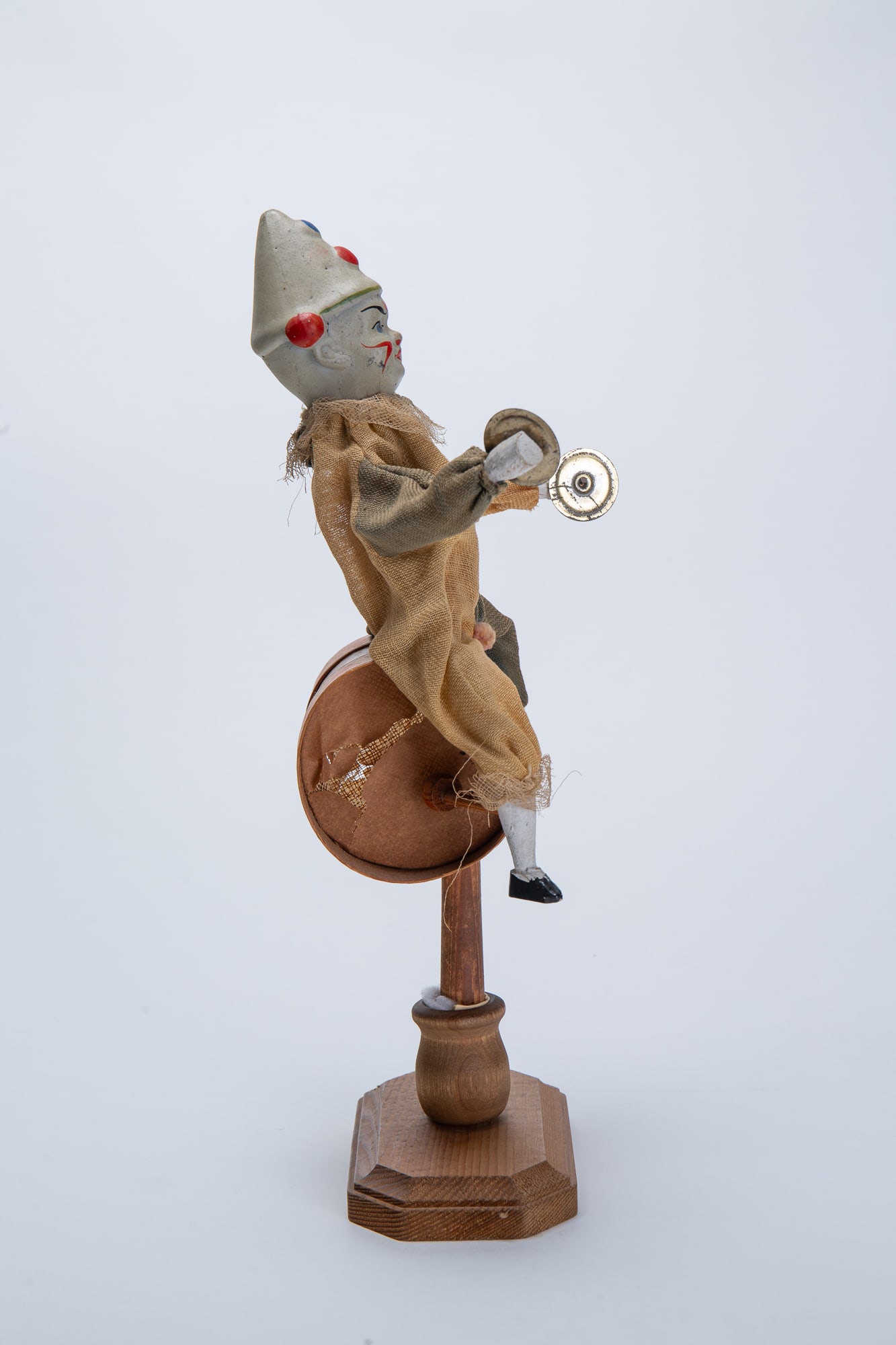 CLOWN ON DRUM CLAPPER TOY. - 6