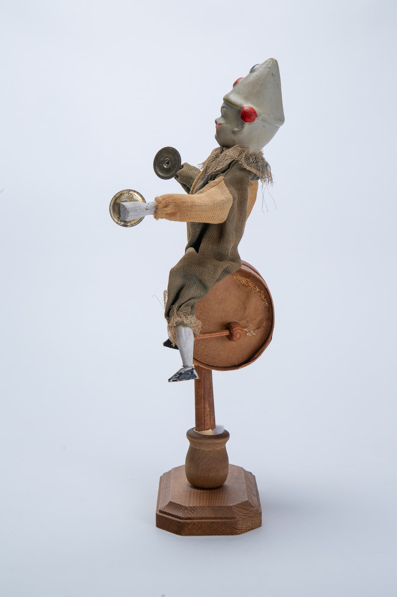 CLOWN ON DRUM CLAPPER TOY. - 7