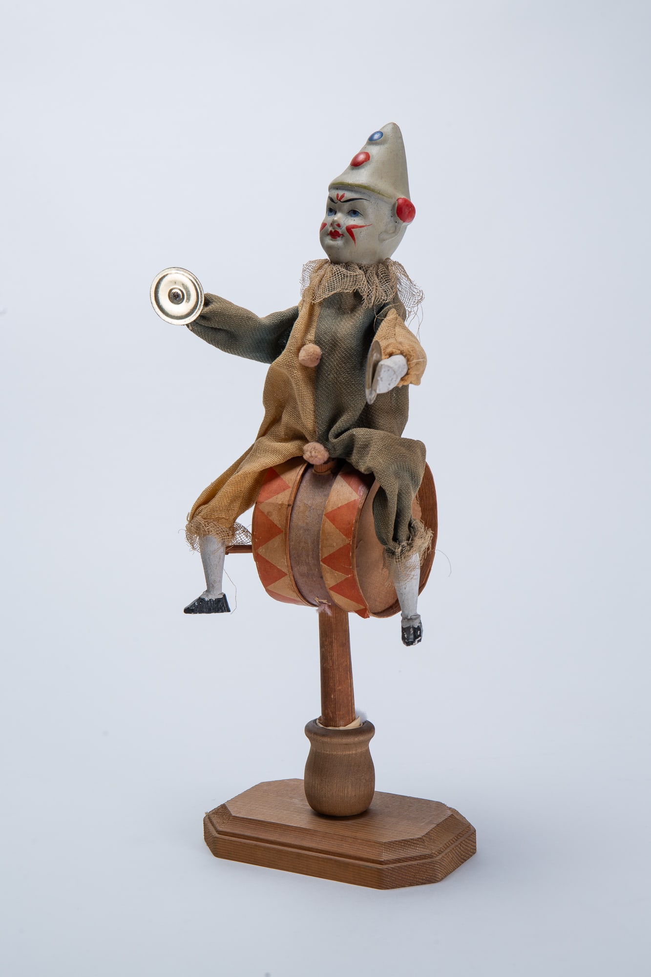 CLOWN ON DRUM CLAPPER TOY. - 8