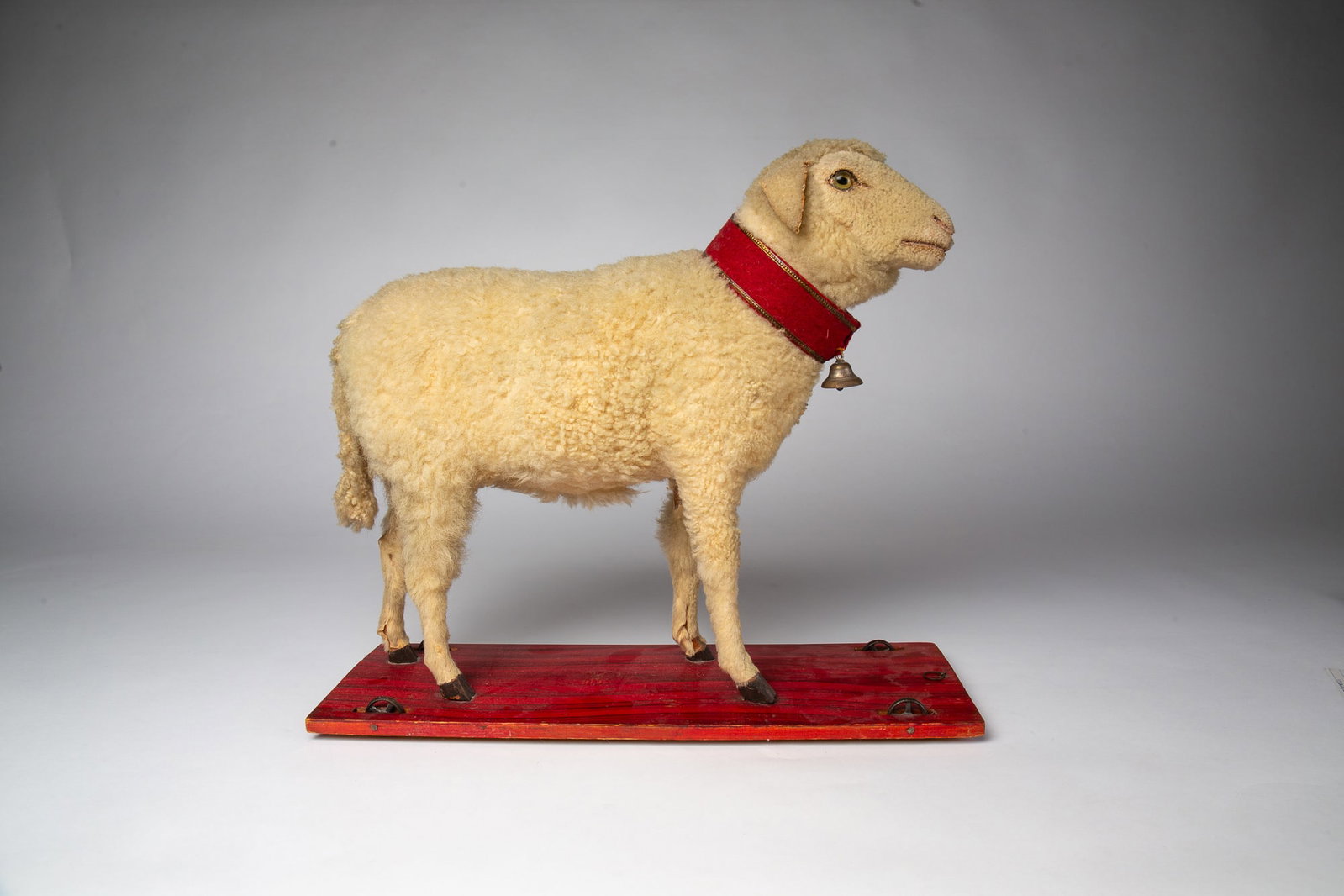 LARGE WOOLY LAMB PULL TOY WITH MOVEABLE HEAD. - 6