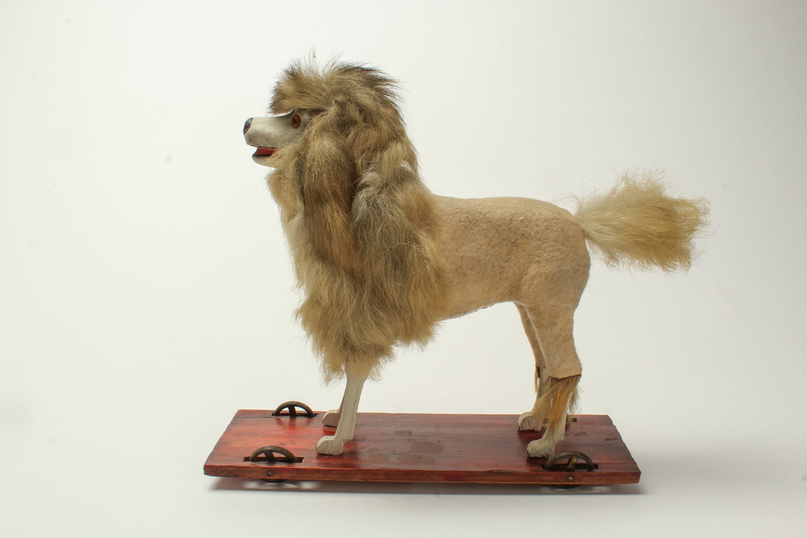 LONG-HAIRED DOG SQUEAKING PULL TOY. (1 of 4)