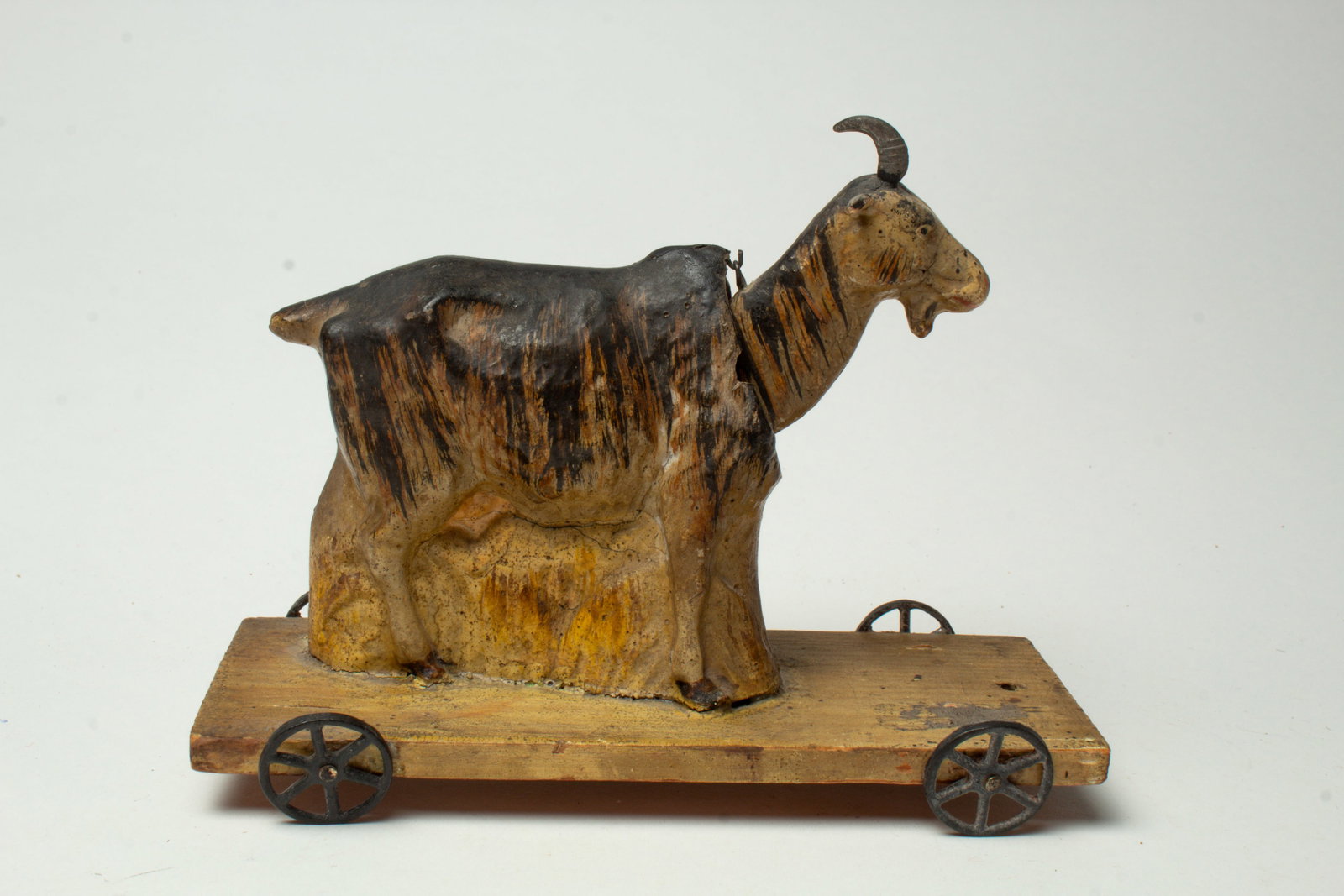 GOAT NODDER PULL TOY. (1 of 3)