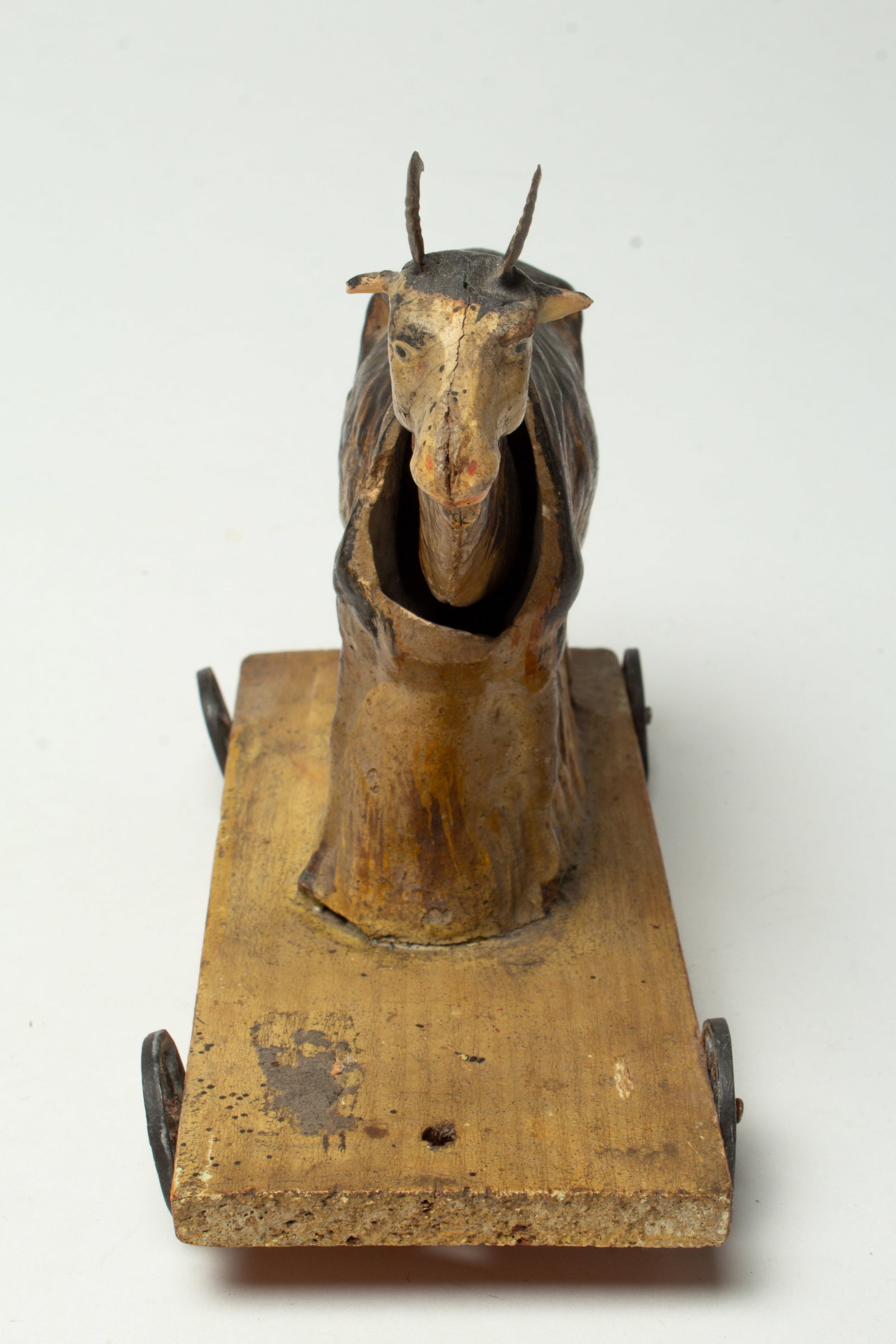 GOAT NODDER PULL TOY. - 2
