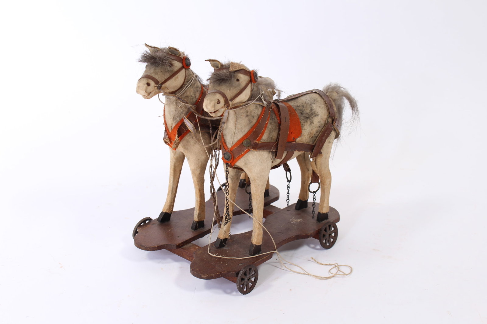 DOUBLE HORSE PULL TOY. (1 of 4)