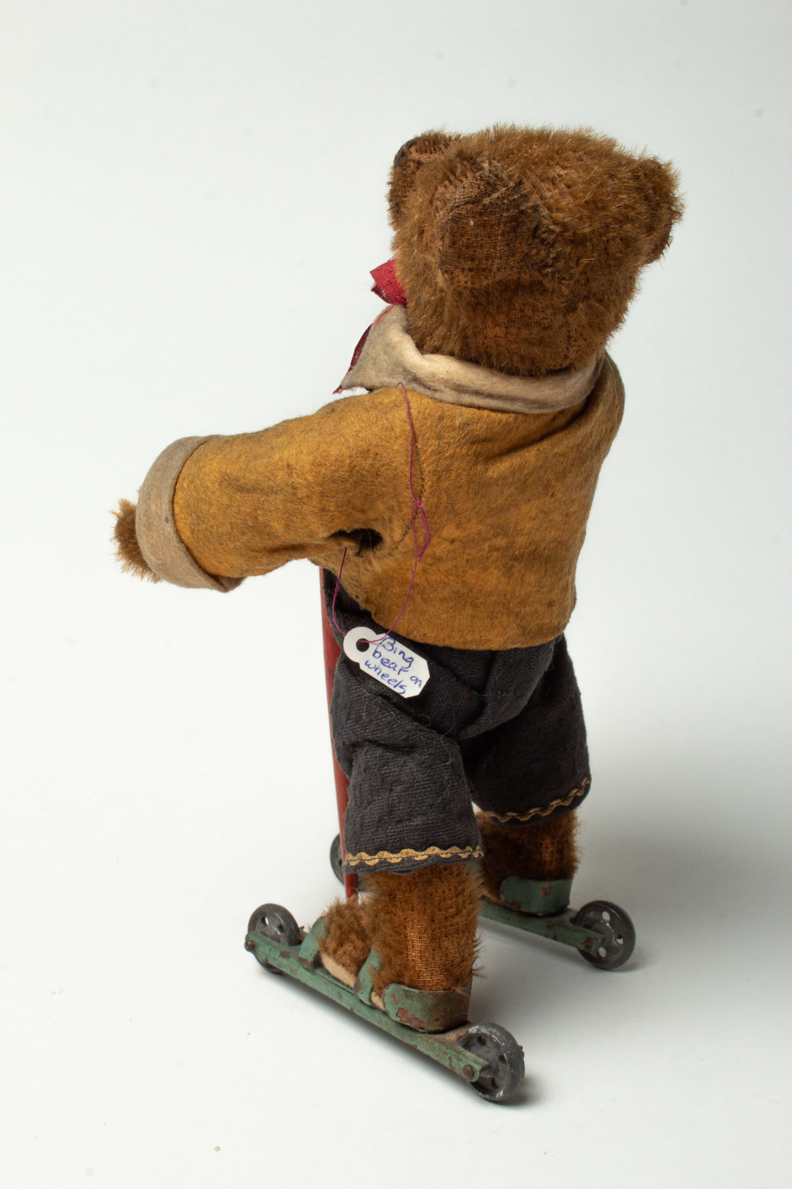 MECHANICAL BING BEAR ON ROLLER SKATES. - 2
