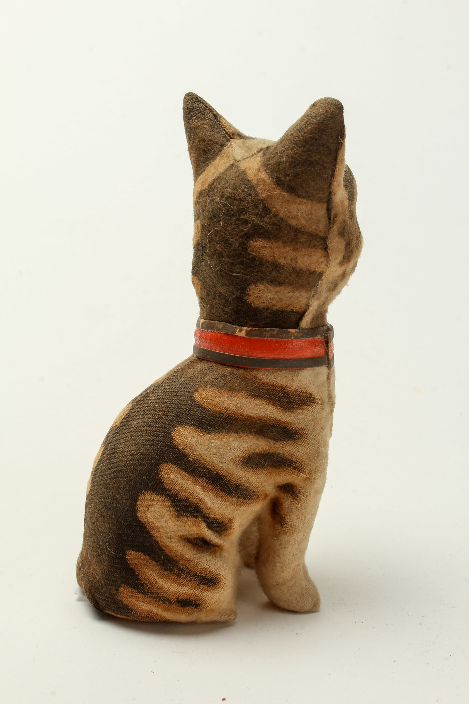 SQUEAKING CAT TOY. - 2
